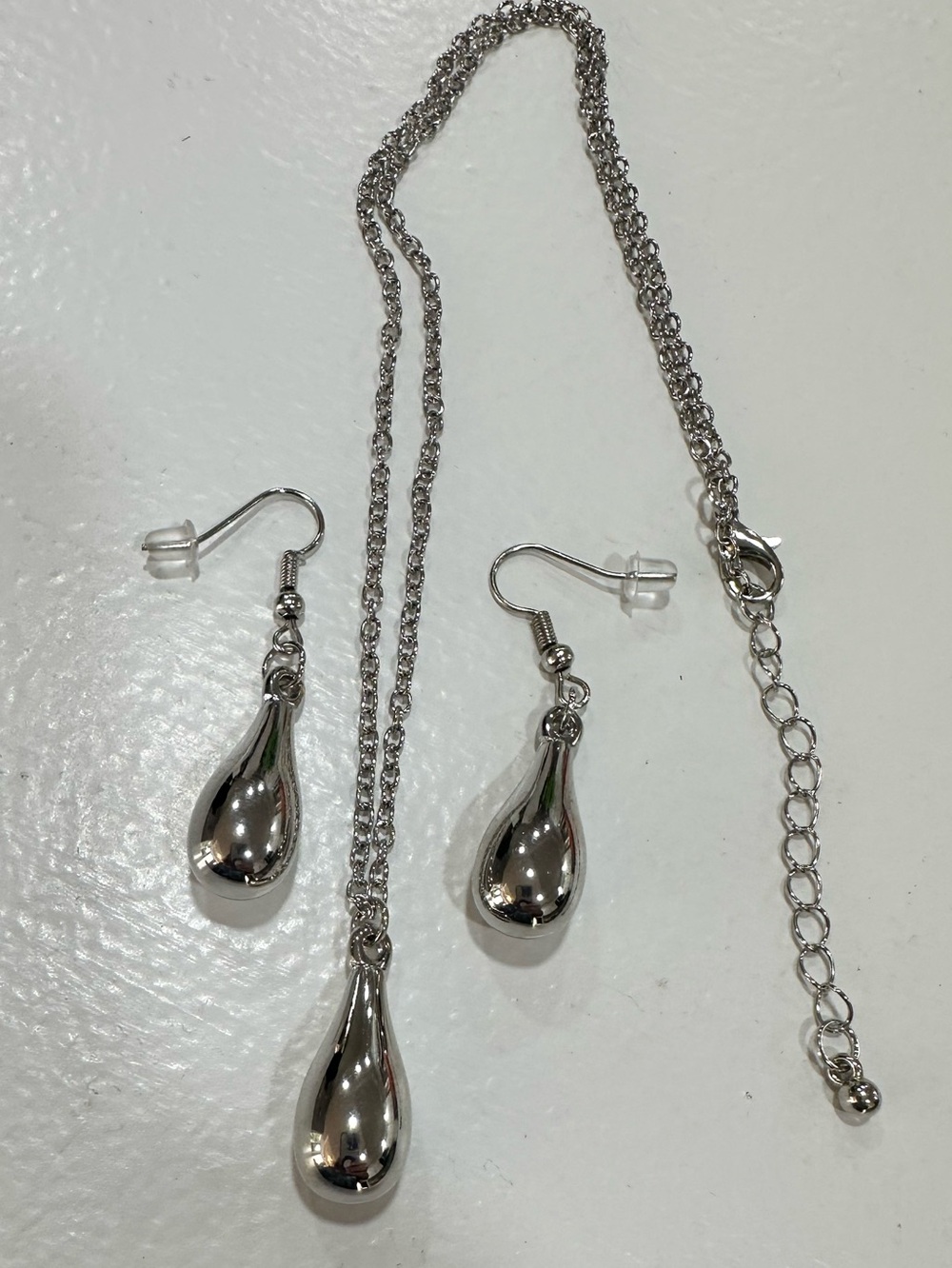 Silver Teardrop Pendant Necklace & Earrings Set - Picture 5 of 6
